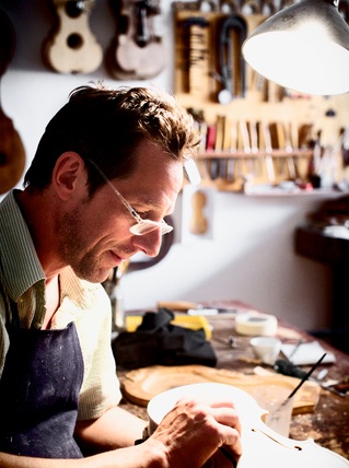 Photo de Jean-Clément, luthier