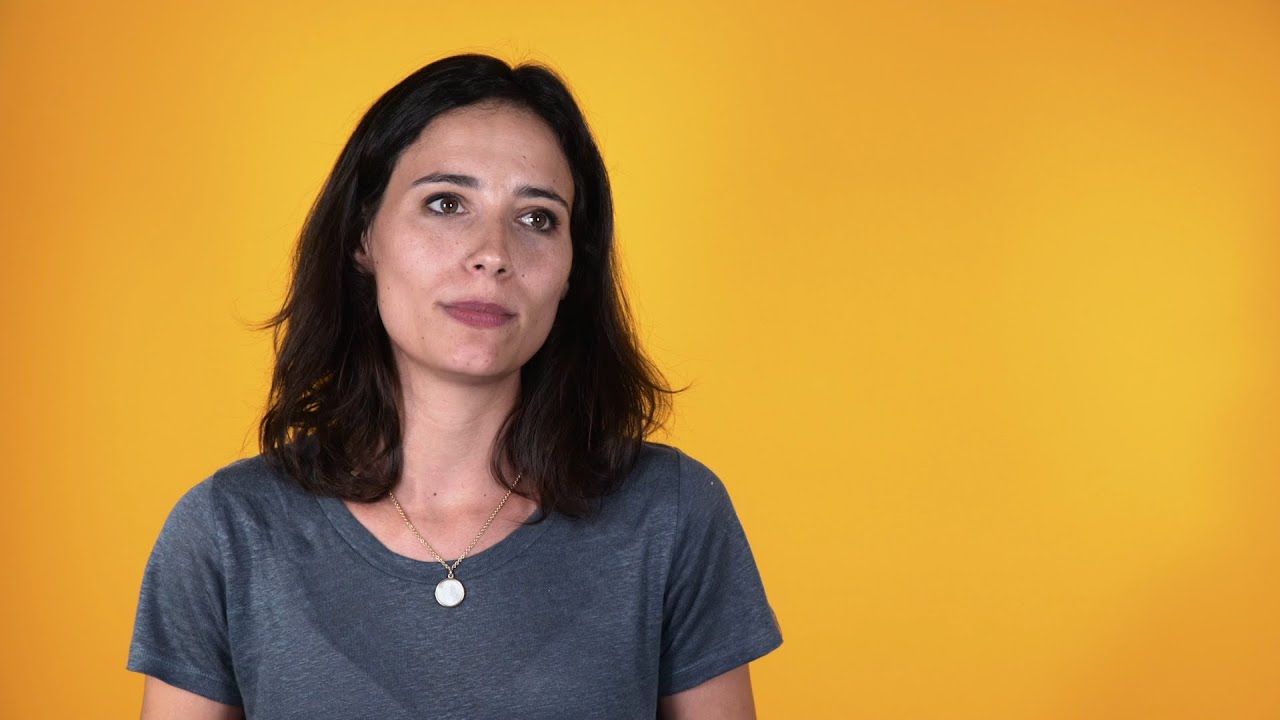 Charlotte, directrice de la communication