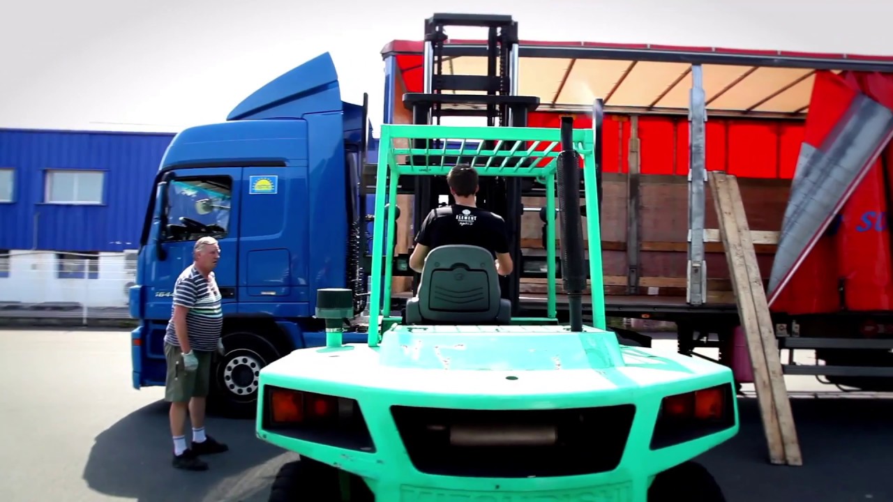Monique, agent d'exploitation en transport routier de marchandises